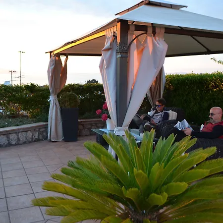 Couette-café Il Tramonto 4*